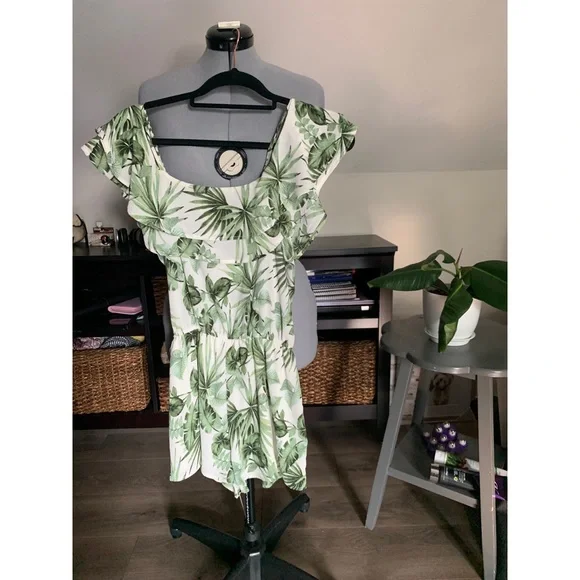 Fashion Nova Romper - Picture 2 of 3